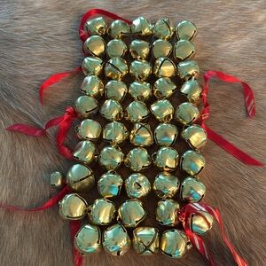 Great condition large 1 inch gold tone metal bells